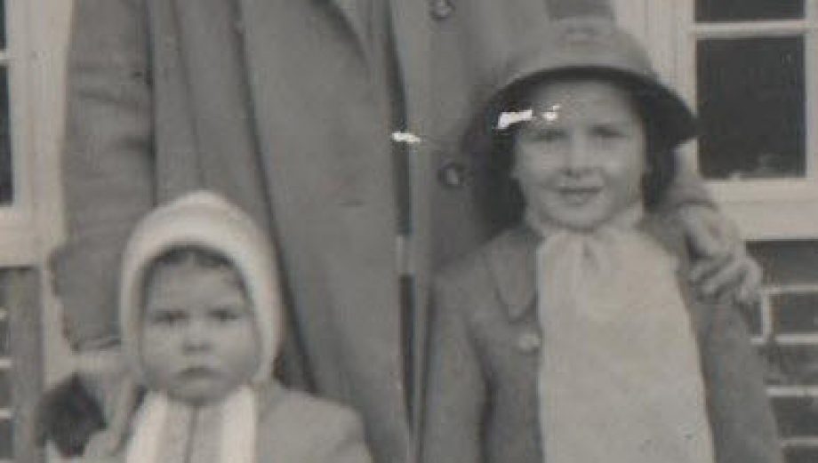 liz-alison-mummy-feat