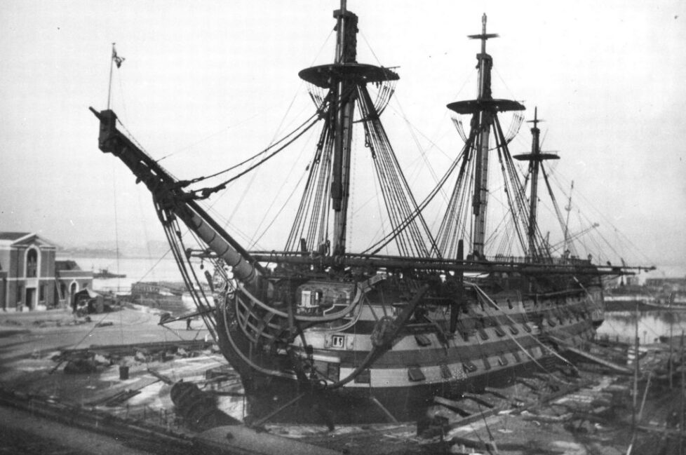 0_HMS-Victory